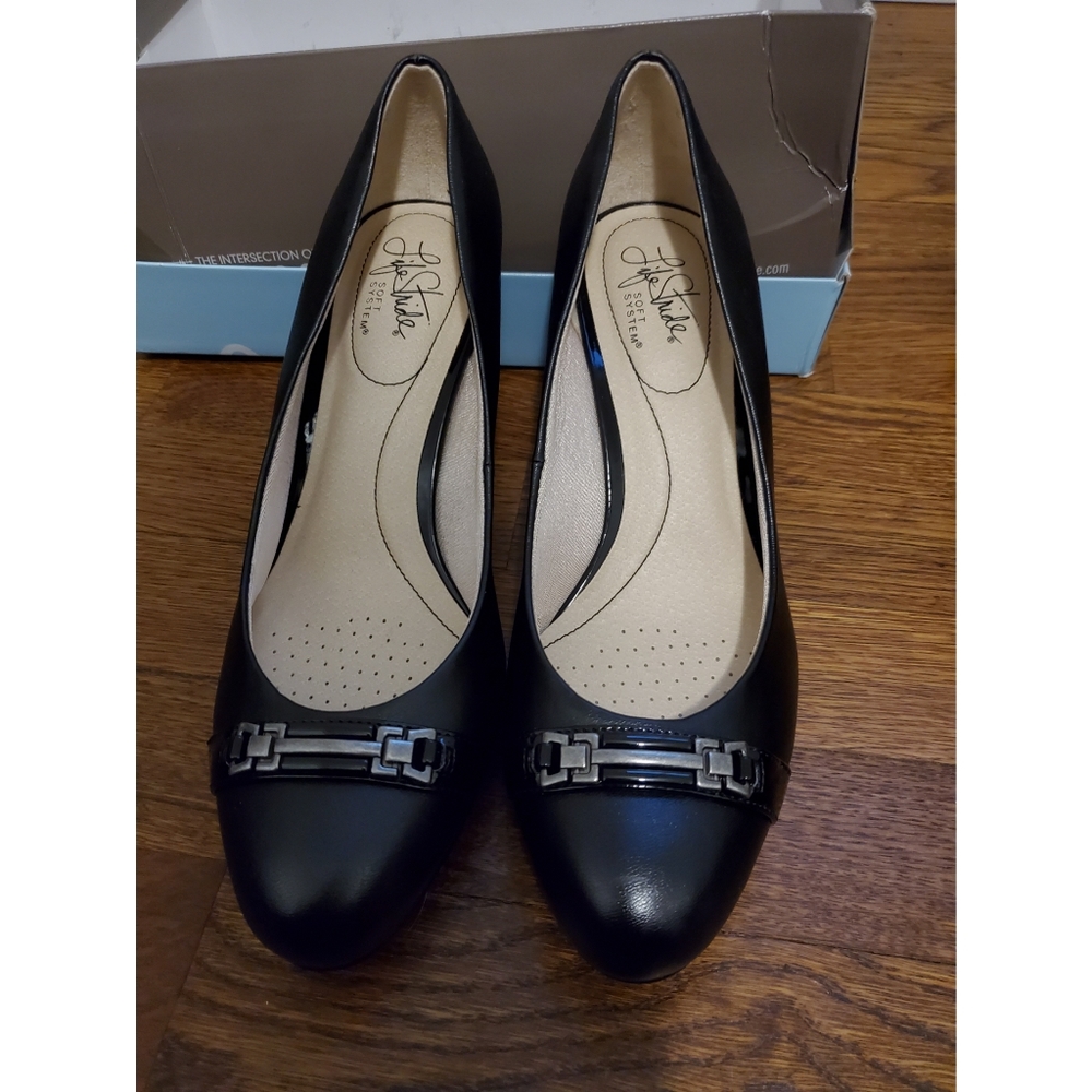 Life Stride heels